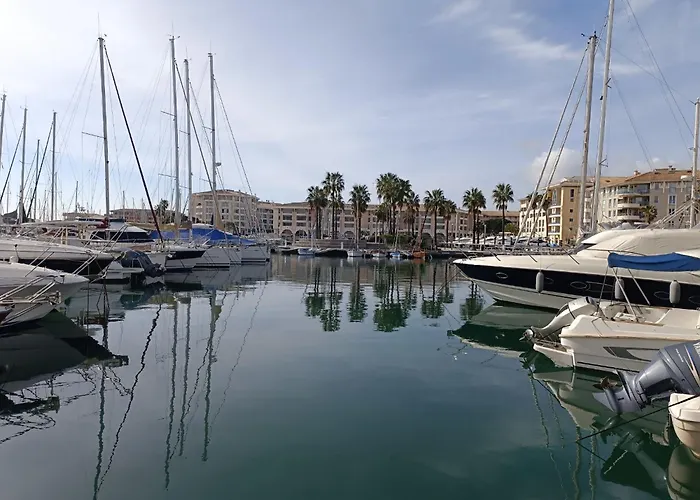 公寓 Le Capitole-3 By Interhome Fréjus